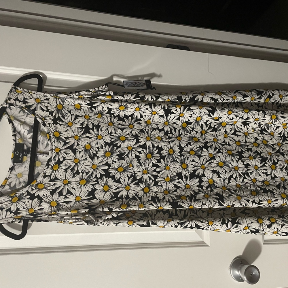 Ronni Nicole XL Daisy Dress. NWT